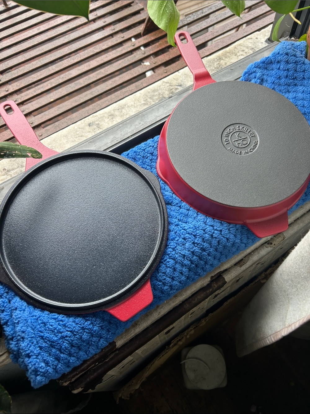 BRAND NEW IN BOX Red Cast Iron Griddle Pan & Skillet Versatile Use